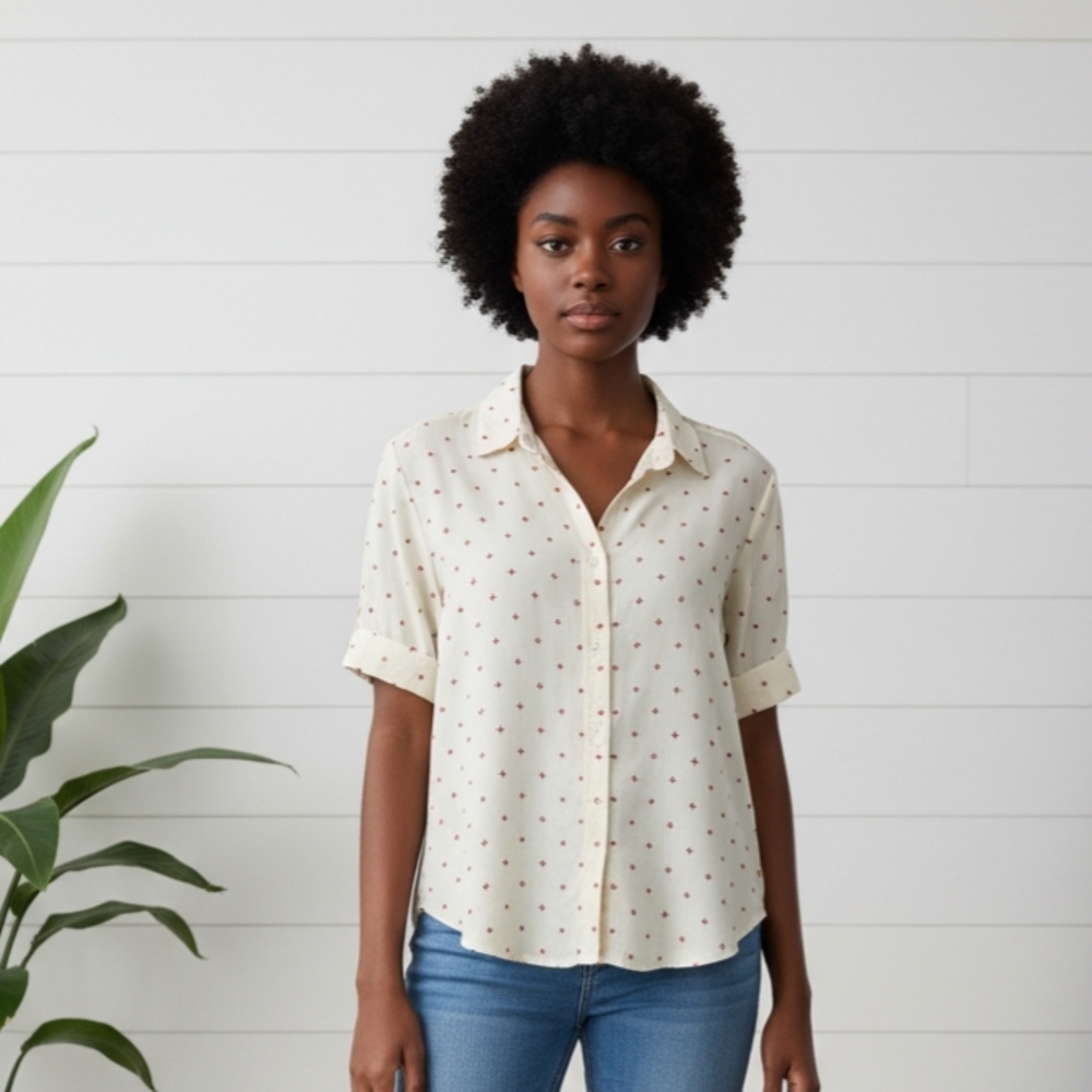 Universal Thread Off White With Red Crosses Camp Style Button Front  Shirt Sz XS